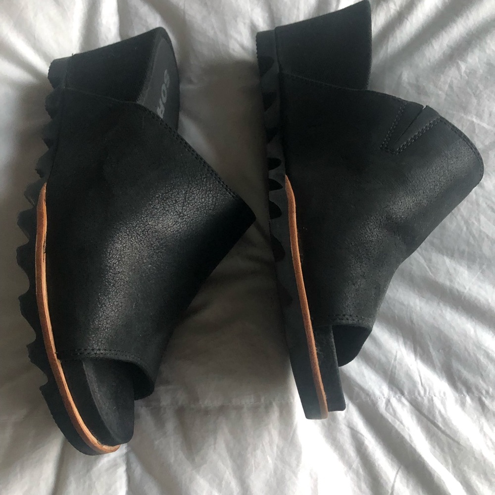 Sorel Joanie Mules size 9